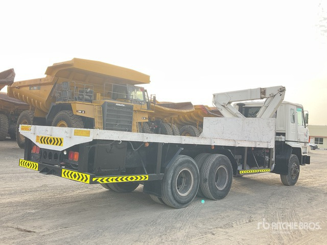 Nissan TF20 - Camião de caixa aberta/ Plataforma, Caminhão grua: foto 4 Nissan TF20 - Camião de caixa aberta/ Plataforma, Caminhão grua: foto 4