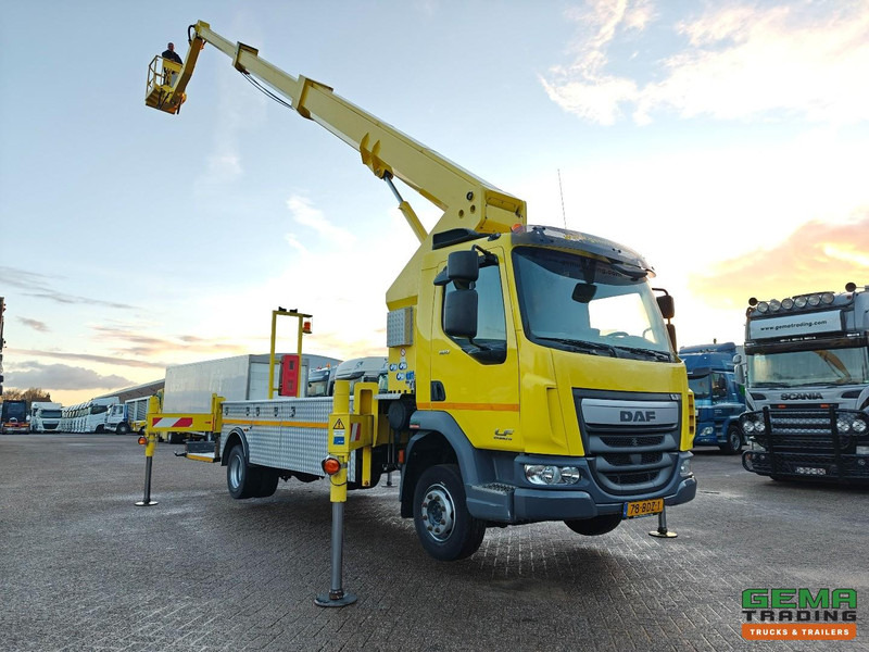 DAF LF 180 FA 4x2 Dagcab Euro6A - T225 Ruthman - Hoogwerker- 101.534km - 04/2026 APK - Caminhão: foto 4 DAF LF 180 FA 4x2 Dagcab Euro6A - T225 Ruthman - Hoogwerker- 101.534km - 04/2026 APK - Caminhão: foto 4