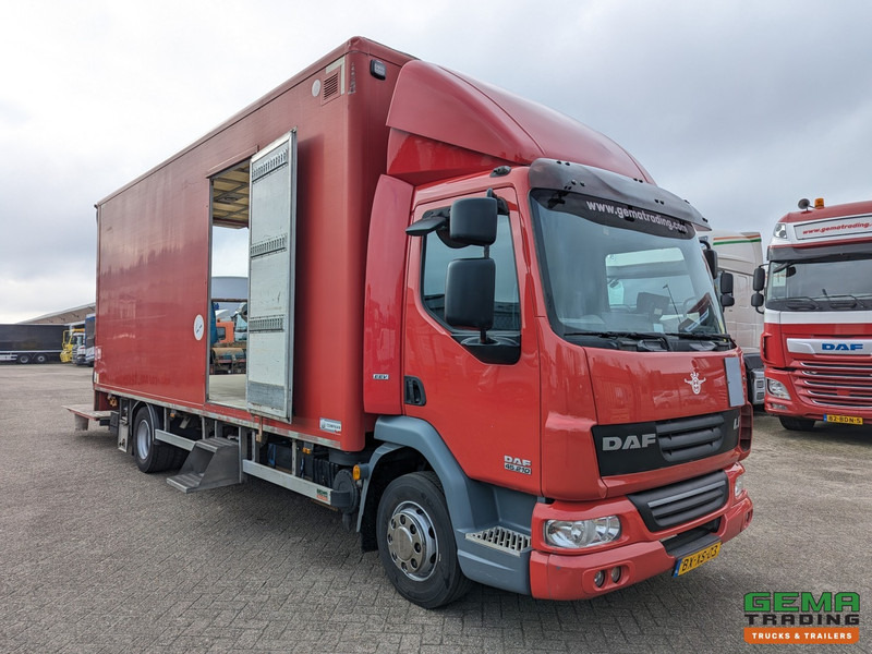 DAF FA LF45.210 4x2 Dagcab Euro5 EEV - GeslotenBak 6.6M - Zijdeuren - Weegsysteem - Laadklep 1500KG - Caminhão furgão: foto 2 DAF FA LF45.210 4x2 Dagcab Euro5 EEV - GeslotenBak 6.6M - Zijdeuren - Weegsysteem - Laadklep 1500KG - Caminhão furgão: foto 2