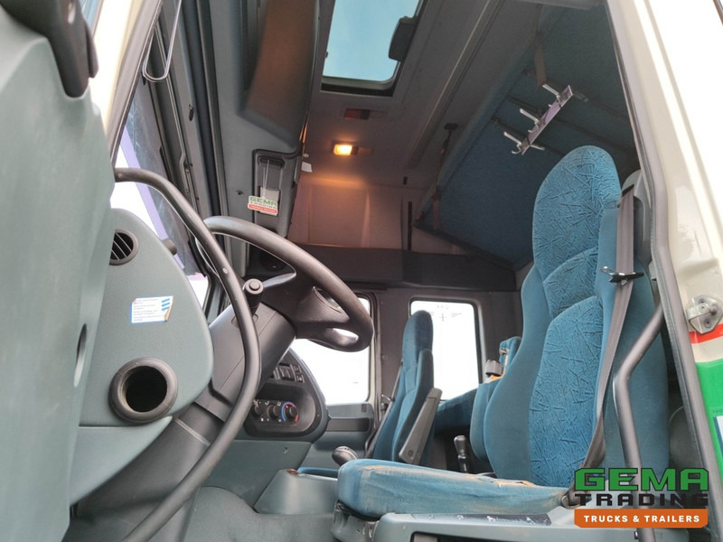Caminhão transporte de veículos DAF FAK XF95.430 8x2 Super SuperSpaceCab Euro3 - CurtainSider 7.31m + Ramp 16T - MachineTransporter - 6 Persons  (V558): foto 16