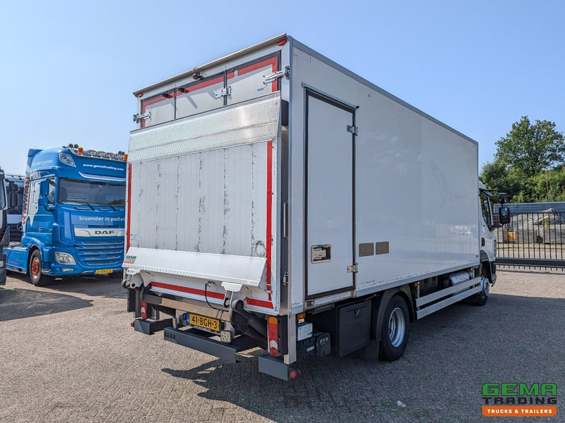 DAF LF 210 FA 4x2 Slaapcab Euro6 - Koelbak 5.5M + Konvekta/Solar-Koeler + Laadklep 1500KG - Zijdeur - 08/2025 APK - Caminhão frigorífico: foto 4 DAF LF 210 FA 4x2 Slaapcab Euro6 - Koelbak 5.5M + Konvekta/Solar-Koeler + Laadklep 1500KG - Zijdeur - 08/2025 APK - Caminhão frigorífico: foto 4