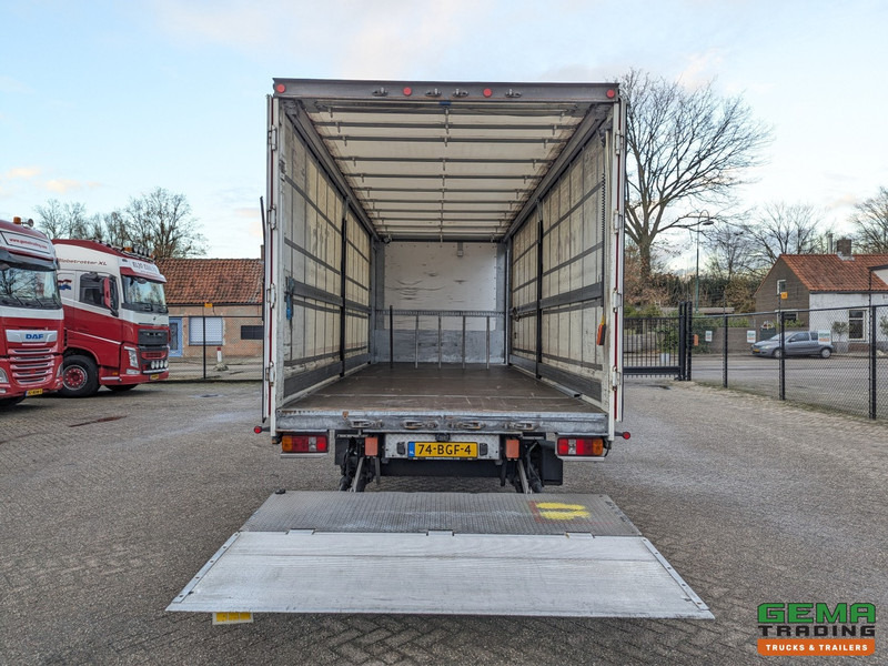 MAN TGL 12.220 4x2 Daycab Euro6 - SchuifzeilenBak 7.2M + Laadklep 2000kg - Rongpotten - Zijdeuren - Caminhão com lona: foto 4 MAN TGL 12.220 4x2 Daycab Euro6 - SchuifzeilenBak 7.2M + Laadklep 2000kg - Rongpotten - Zijdeuren - Caminhão com lona: foto 4