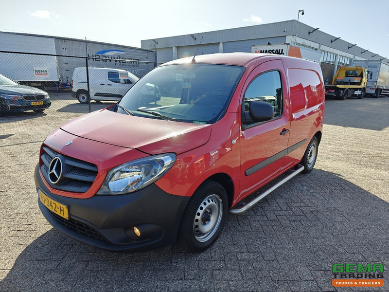 Mercedes-Benz Citan 108 CDI BlueEFFICIENCY Euro5L - Airco - 4-Seizoensbanden - Bluetooth Radio - Furgão compacto: foto 1 Mercedes-Benz Citan 108 CDI BlueEFFICIENCY Euro5L - Airco - 4-Seizoensbanden - Bluetooth Radio - Furgão compacto: foto 1