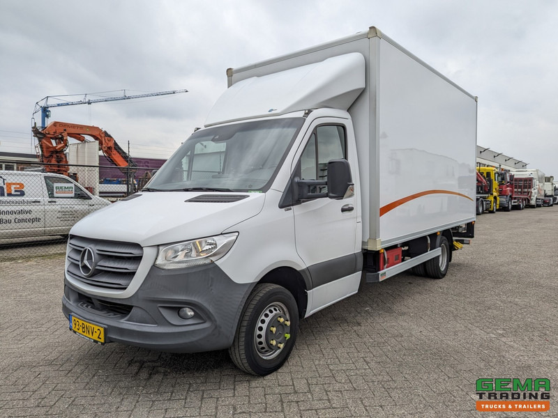 Mercedes-Benz Sprinter 517 CDI 4x2 Euro6D - Gesloten Bak 4.2M + Laadklep 1000KG - Automaat - 10/2025APK - Carrinha de contentor: foto 1 Mercedes-Benz Sprinter 517 CDI 4x2 Euro6D - Gesloten Bak 4.2M + Laadklep 1000KG - Automaat - 10/2025APK - Carrinha de contentor: foto 1