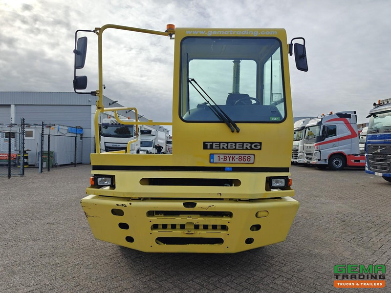 Terberg YT182 Allison - Schotel 30T - Belgisch Landbouw Kenteken - 10531 uur! - Cummins - Tractor de terminal: foto 5 Terberg YT182 Allison - Schotel 30T - Belgisch Landbouw Kenteken - 10531 uur! - Cummins - Tractor de terminal: foto 5
