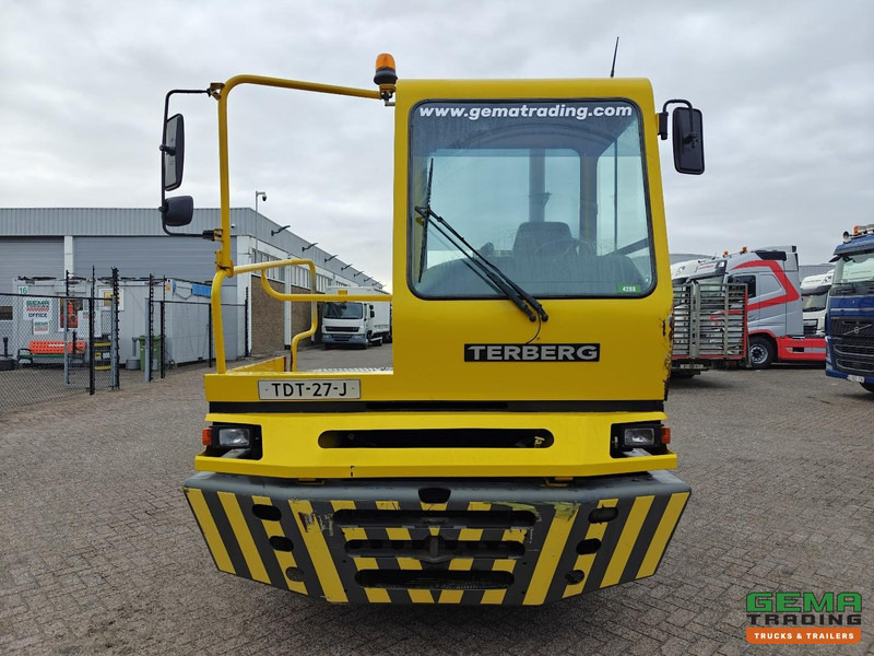 Terberg YT182 Allison - Schotel 30T - Naafreductie - Cummins - Landbouw Kenteken 40km/h - Tractor de terminal: foto 5 Terberg YT182 Allison - Schotel 30T - Naafreductie - Cummins - Landbouw Kenteken 40km/h - Tractor de terminal: foto 5