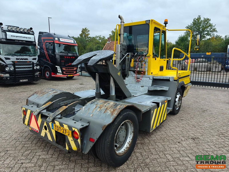 Terberg YT182 Allison - Schotel 30T - Naafreductie - Cummins - Landbouw Kenteken 40km/h - Tractor de terminal: foto 3 Terberg YT182 Allison - Schotel 30T - Naafreductie - Cummins - Landbouw Kenteken 40km/h - Tractor de terminal: foto 3