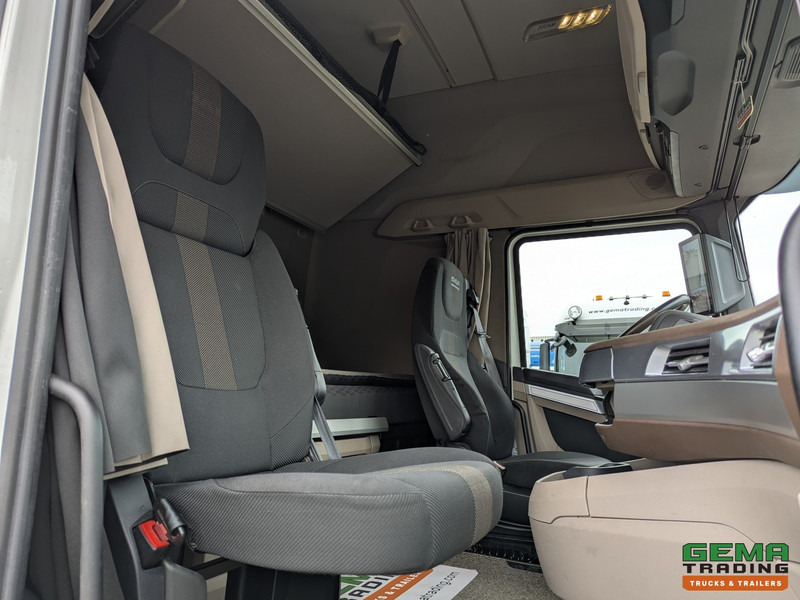 Tractor DAF XG+ 4x2 Euro6E - MEGA/Lowdeck - Retarder - Dubbele tanks - MirrorCam - 3 DVS StarRating: foto 16