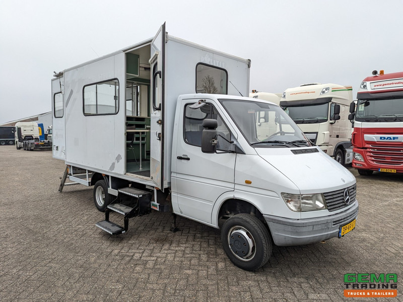 Mercedes-Benz 400-serie 410 D 4x2 Euro2 - Mobiel Kantoor - Standkachel - Hydr. Steunpoten - Eigen Accu's - 26.000KM Origineel - MARGE - Veículo comercial: foto 3 Mercedes-Benz 400-serie 410 D 4x2 Euro2 - Mobiel Kantoor - Standkachel - Hydr. Steunpoten - Eigen Accu's - 26.000KM Origineel - MARGE - Veículo comercial: foto 3