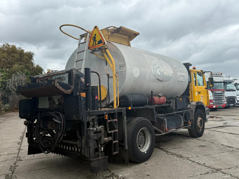 Renault G260 4X2 ACMAR Bitumen Sprayer 10.000L Spring/Spring Manual Gear - Caminhão: foto 5 Renault G260 4X2 ACMAR Bitumen Sprayer 10.000L Spring/Spring Manual Gear - Caminhão: foto 5
