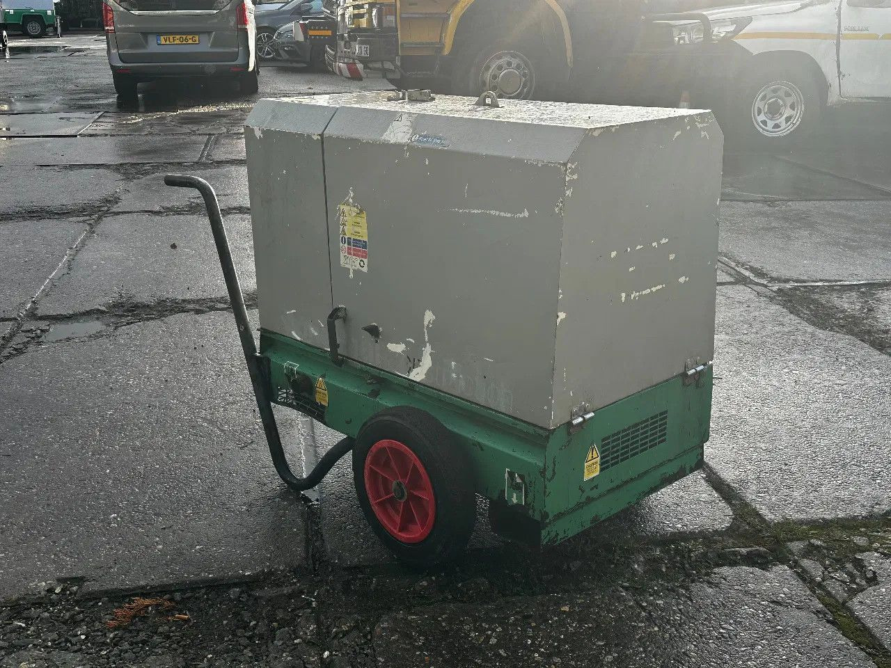 HARRINGTON HRD060D 6 KVA GENERATOR 110V+230V HARRINGTON HRD060D 6 KVA GENERATOR 110V+2 - Gerador elétrico: foto 4 HARRINGTON HRD060D 6 KVA GENERATOR 110V+230V HARRINGTON HRD060D 6 KVA GENERATOR 110V+2 - Gerador elétrico: foto 4