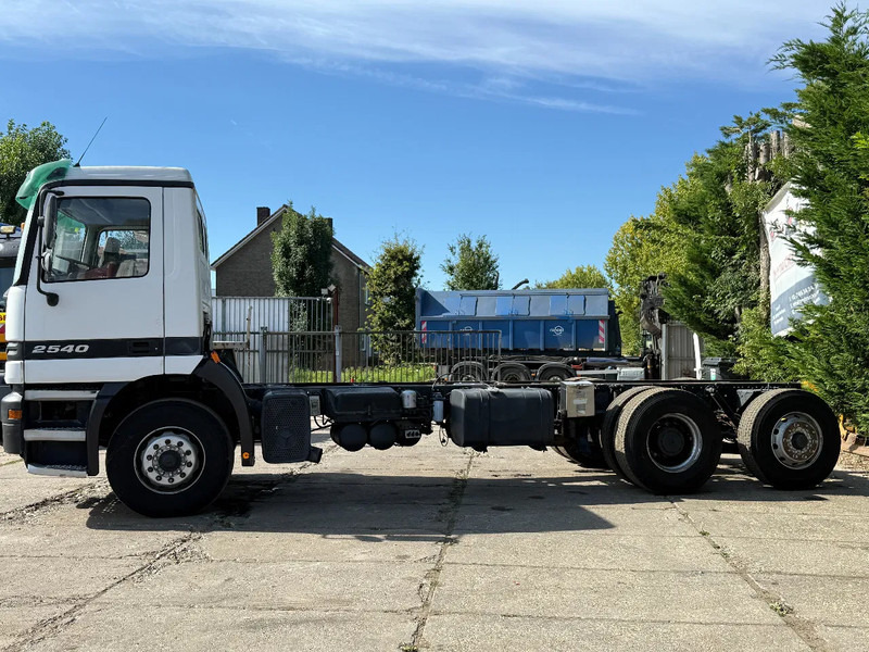 Mercedes-Benz ACTROS 2540 V6 6X2 Chassis Spring/Air EPS 3 Pedal - Caminhão chassi: foto 3 Mercedes-Benz ACTROS 2540 V6 6X2 Chassis Spring/Air EPS 3 Pedal - Caminhão chassi: foto 3