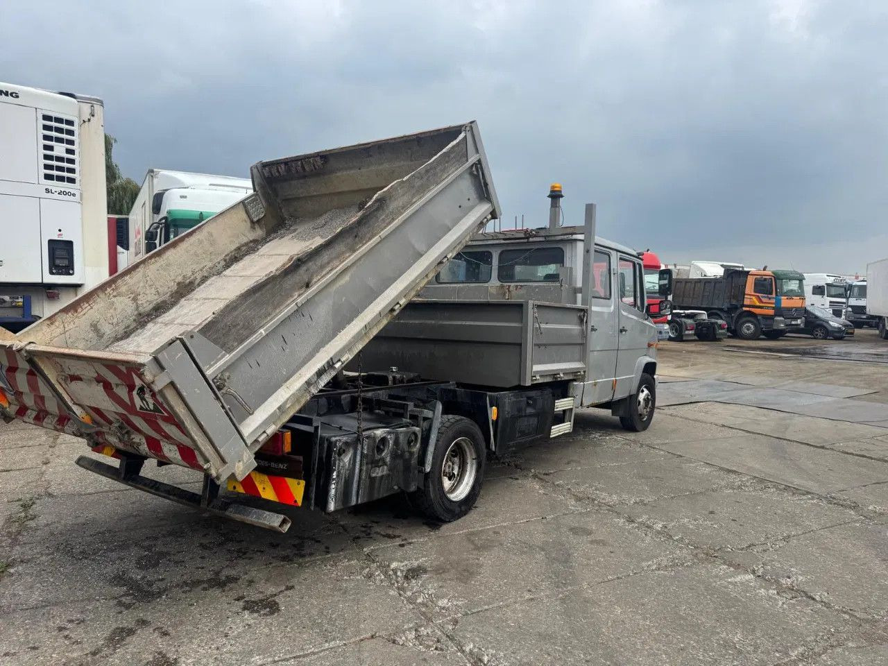Mercedes-Benz VARIO 815 4X2 Dubbel cabine Tipper Spring/Spring - Caminhão basculante: foto 4 Mercedes-Benz VARIO 815 4X2 Dubbel cabine Tipper Spring/Spring - Caminhão basculante: foto 4