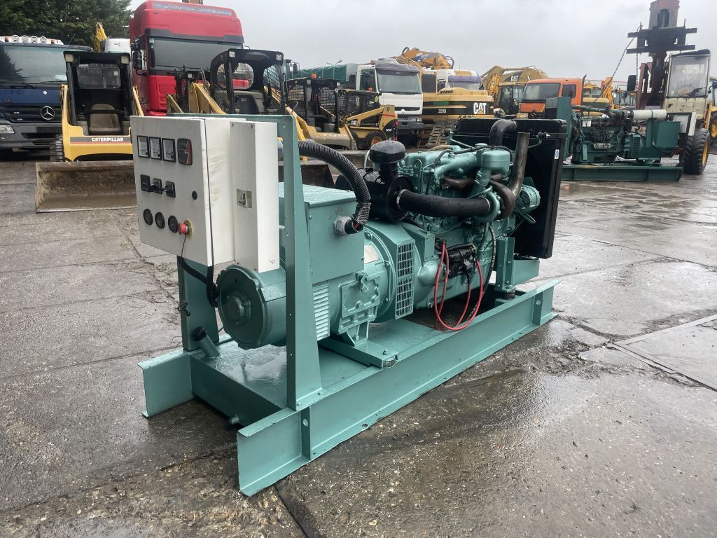 Perkins 85 KVA Generator 3 Phase Perkins 85 KVA Generator 3 Phase - Gerador elétrico: foto 4 Perkins 85 KVA Generator 3 Phase Perkins 85 KVA Generator 3 Phase - Gerador elétrico: foto 4