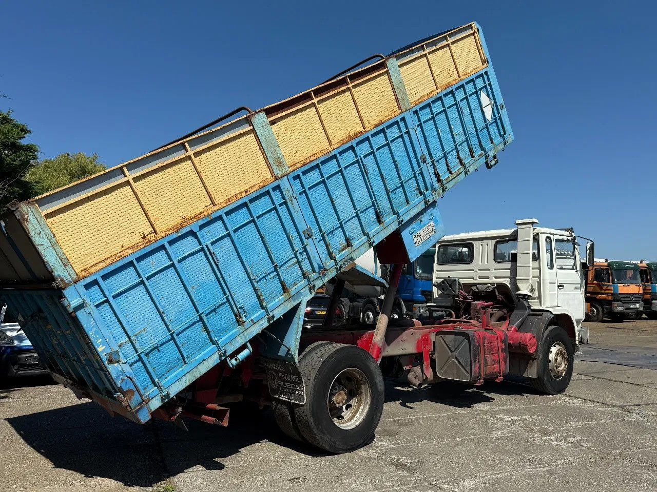 Renault G230 4X2 Tipper Spring/Spring Manual Gearbox - Caminhão basculante: foto 4 Renault G230 4X2 Tipper Spring/Spring Manual Gearbox - Caminhão basculante: foto 4