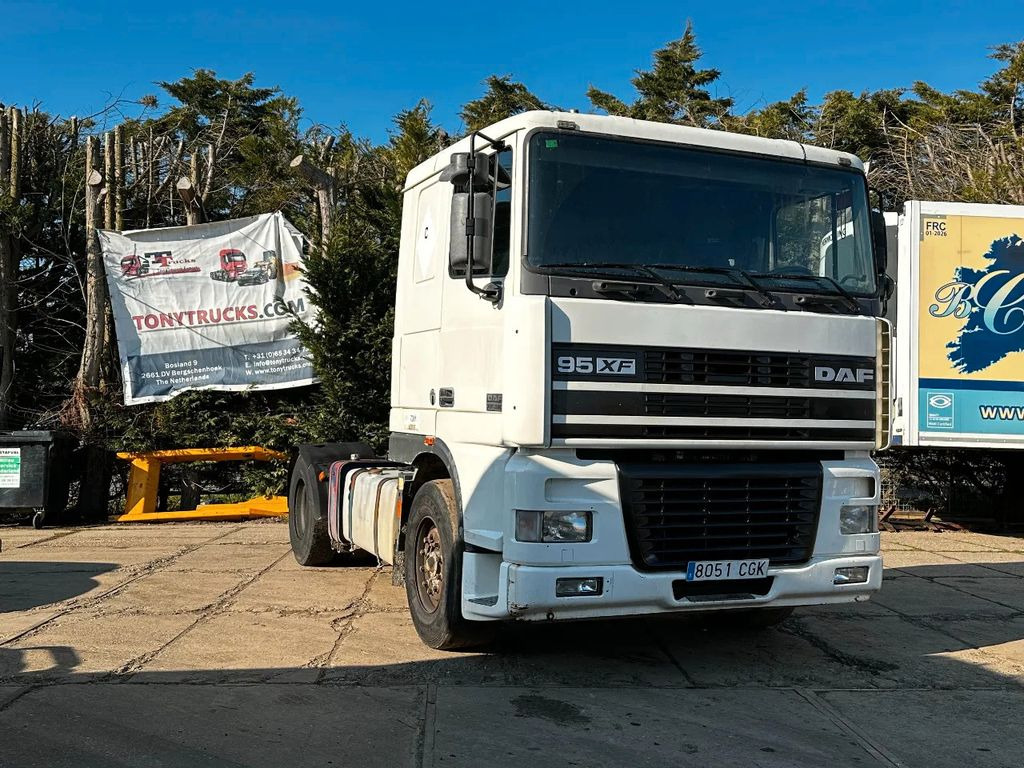 DAF XF 95.380 4X2 Tractor-unit Spring/Air ZF Manual - Tractor: foto 1 DAF XF 95.380 4X2 Tractor-unit Spring/Air ZF Manual - Tractor: foto 1