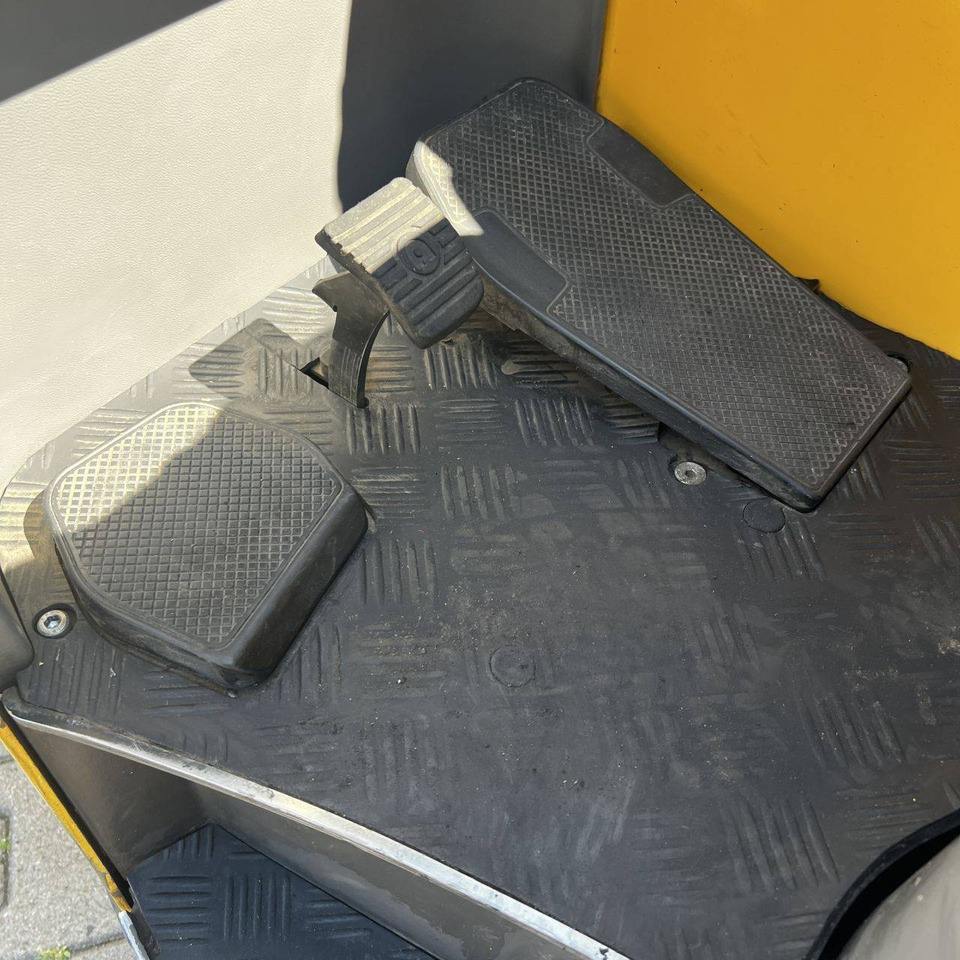 Atlet UND140DTFVRE675 - Empilhador retráctil: foto 5 Atlet UND140DTFVRE675 - Empilhador retráctil: foto 5