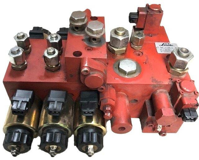 Hydraulic control valve - Válvula hidráulica de Equipamento de movimentação: foto 2 Hydraulic control valve - Válvula hidráulica de Equipamento de movimentação: foto 2