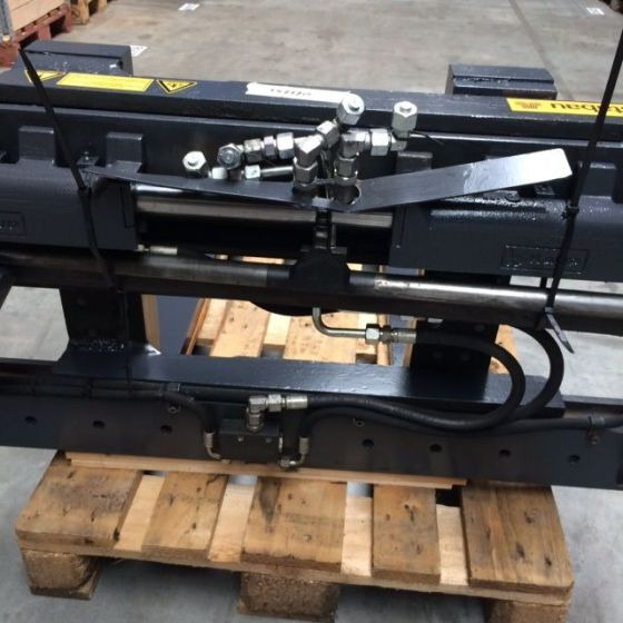 Kaup Fork positioner with separate sideshift - Grampo de Equipamento de movimentação: foto 3 Kaup Fork positioner with separate sideshift - Grampo de Equipamento de movimentação: foto 3