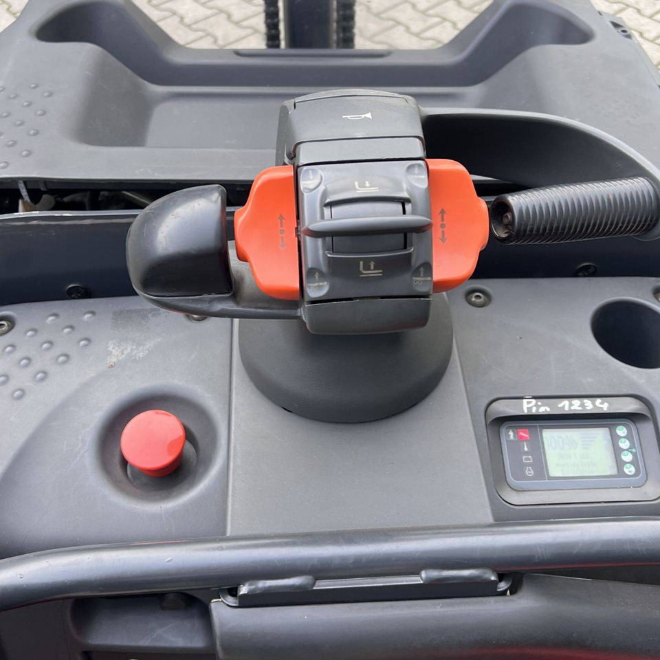 Stacker Linde D12SP (133): foto 9