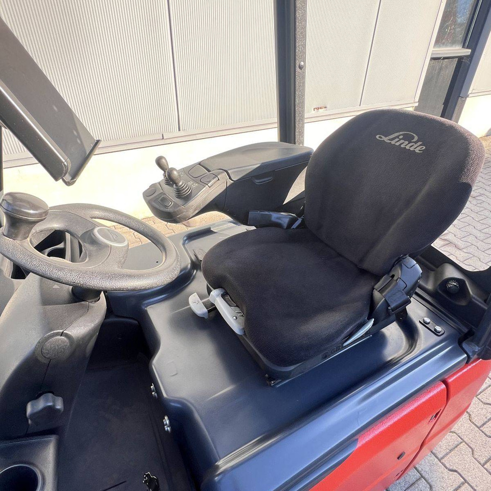 Linde E16C (386-02) EVO Li-On - Empilhadeira elétrica: foto 4 Linde E16C (386-02) EVO Li-On - Empilhadeira elétrica: foto 4