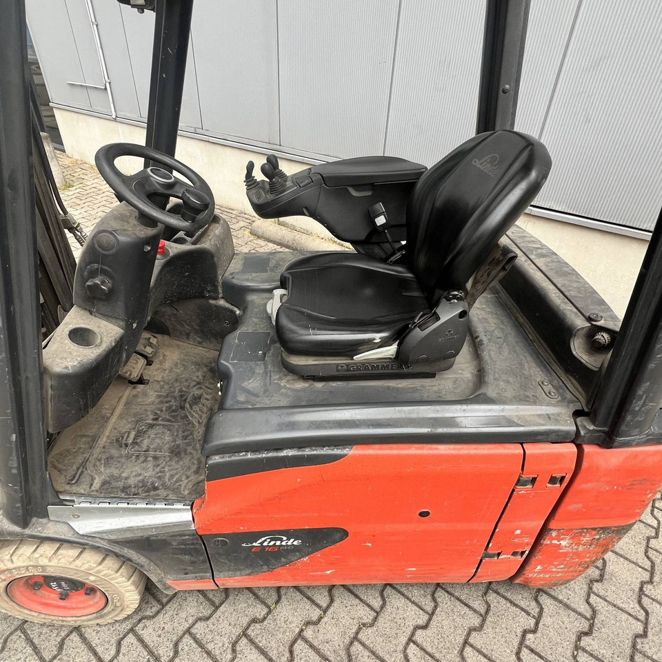 Linde E16L (386) - Empilhadeira elétrica: foto 3 Linde E16L (386) - Empilhadeira elétrica: foto 3