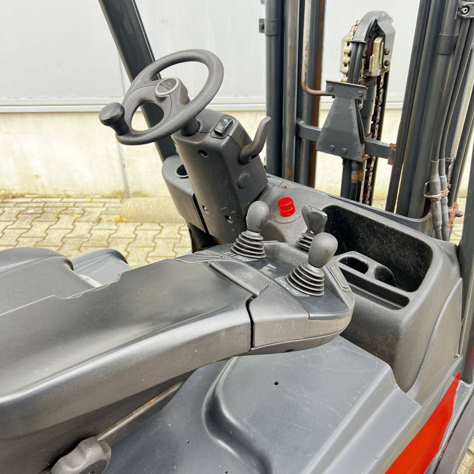 Linde E20L (386-02) EVO - Empilhadeira elétrica: foto 3 Linde E20L (386-02) EVO - Empilhadeira elétrica: foto 3