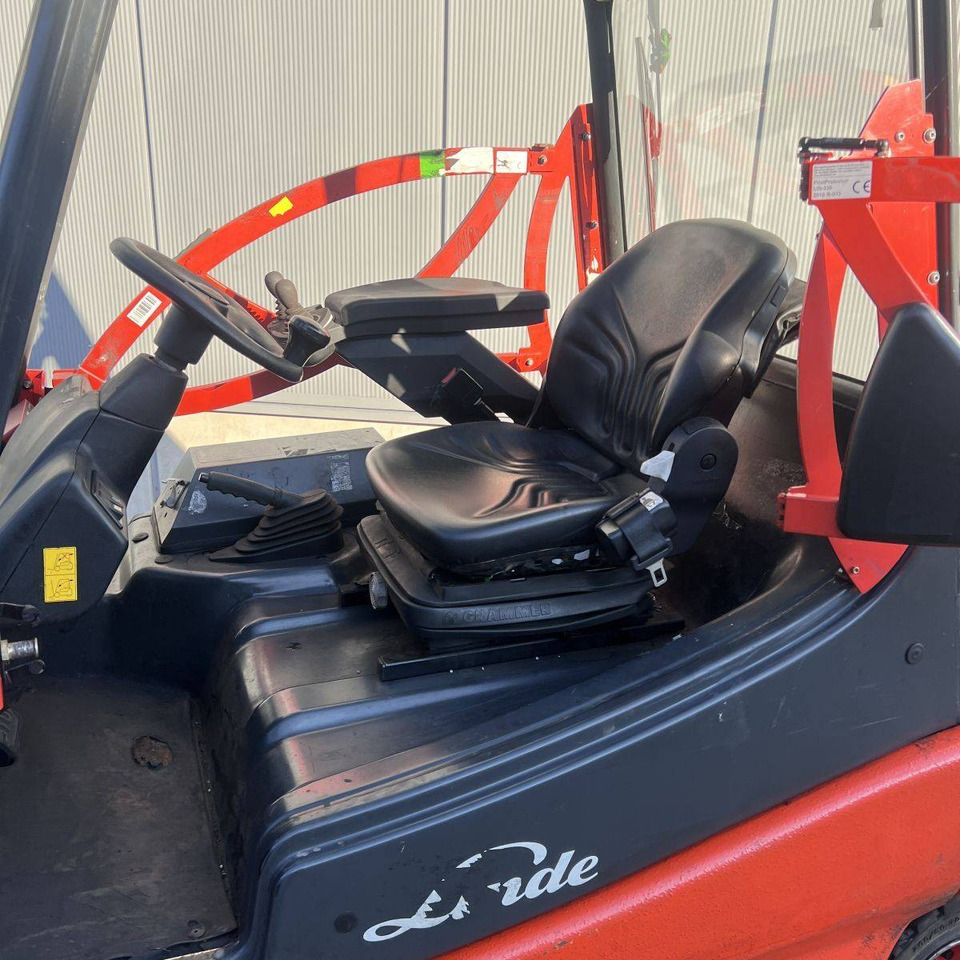 Linde E25S (336-03) - Empilhadeira elétrica: foto 4 Linde E25S (336-03) - Empilhadeira elétrica: foto 4