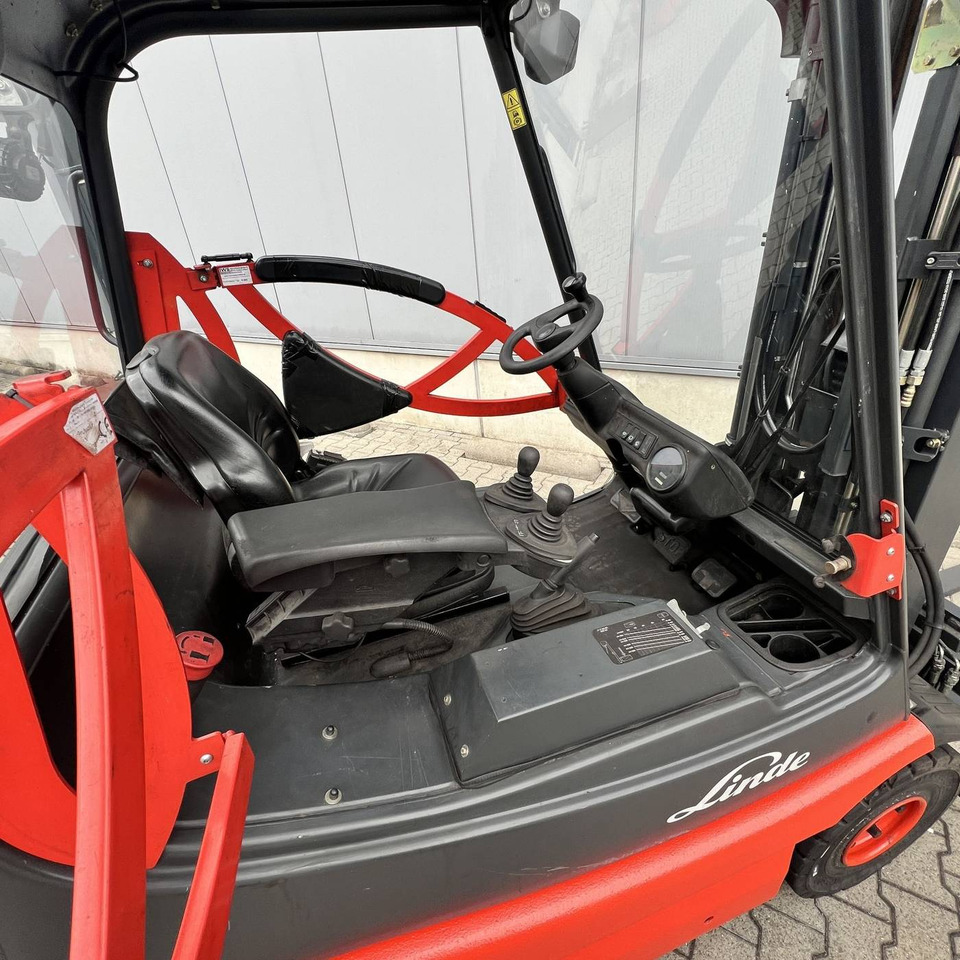 Linde E25S (336-03) - Empilhadeira elétrica: foto 4 Linde E25S (336-03) - Empilhadeira elétrica: foto 4