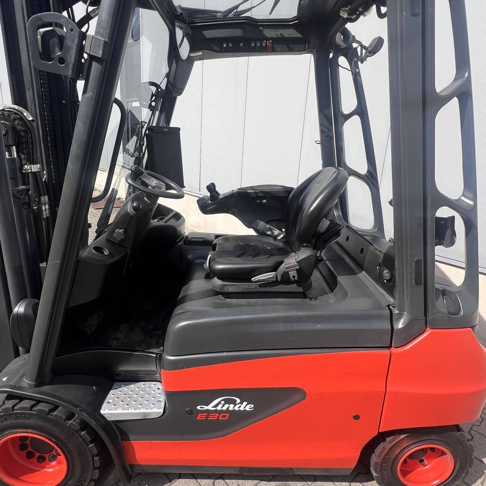 Linde E30 (387) - Empilhadeira elétrica: foto 4 Linde E30 (387) - Empilhadeira elétrica: foto 4
