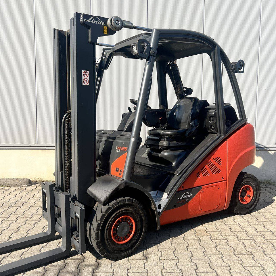 Linde H25T (392) EVO - Empilhadeira a gás: foto 1 Linde H25T (392) EVO - Empilhadeira a gás: foto 1