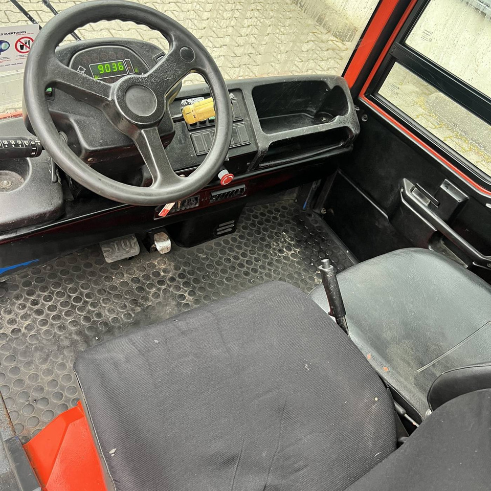 Trator elétrics Linde P250 LWB (127): foto 6 Trator elétrics Linde P250 LWB (127): foto 6