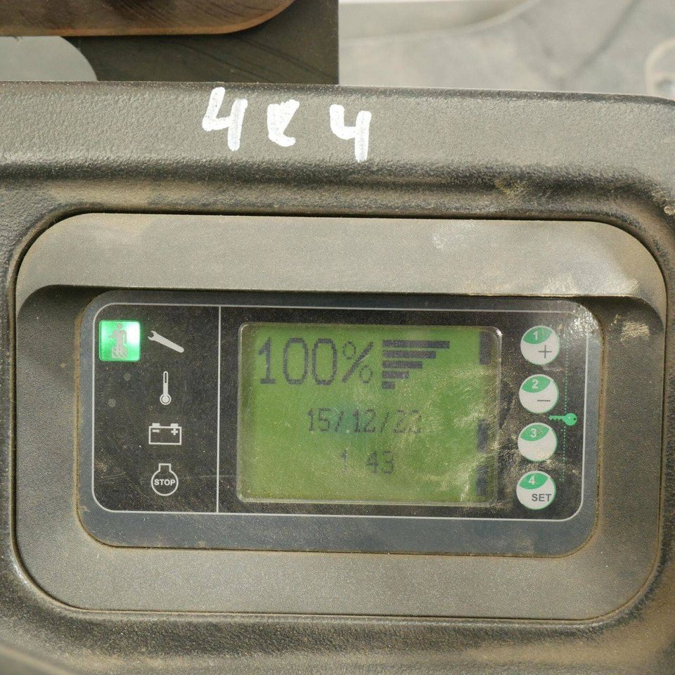 Linde P30C (1190) - Trator elétrics: foto 3 Linde P30C (1190) - Trator elétrics: foto 3