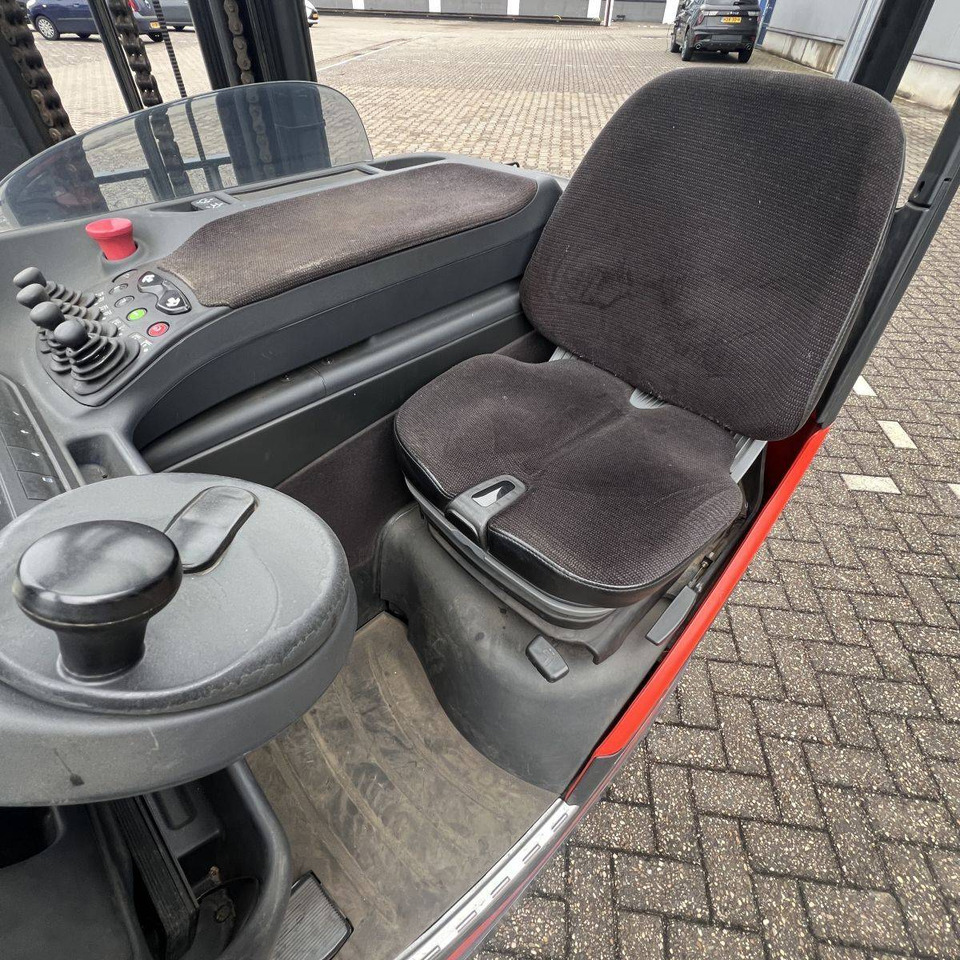 Linde R14HD (1120) - Empilhador retráctil: foto 4 Linde R14HD (1120) - Empilhador retráctil: foto 4