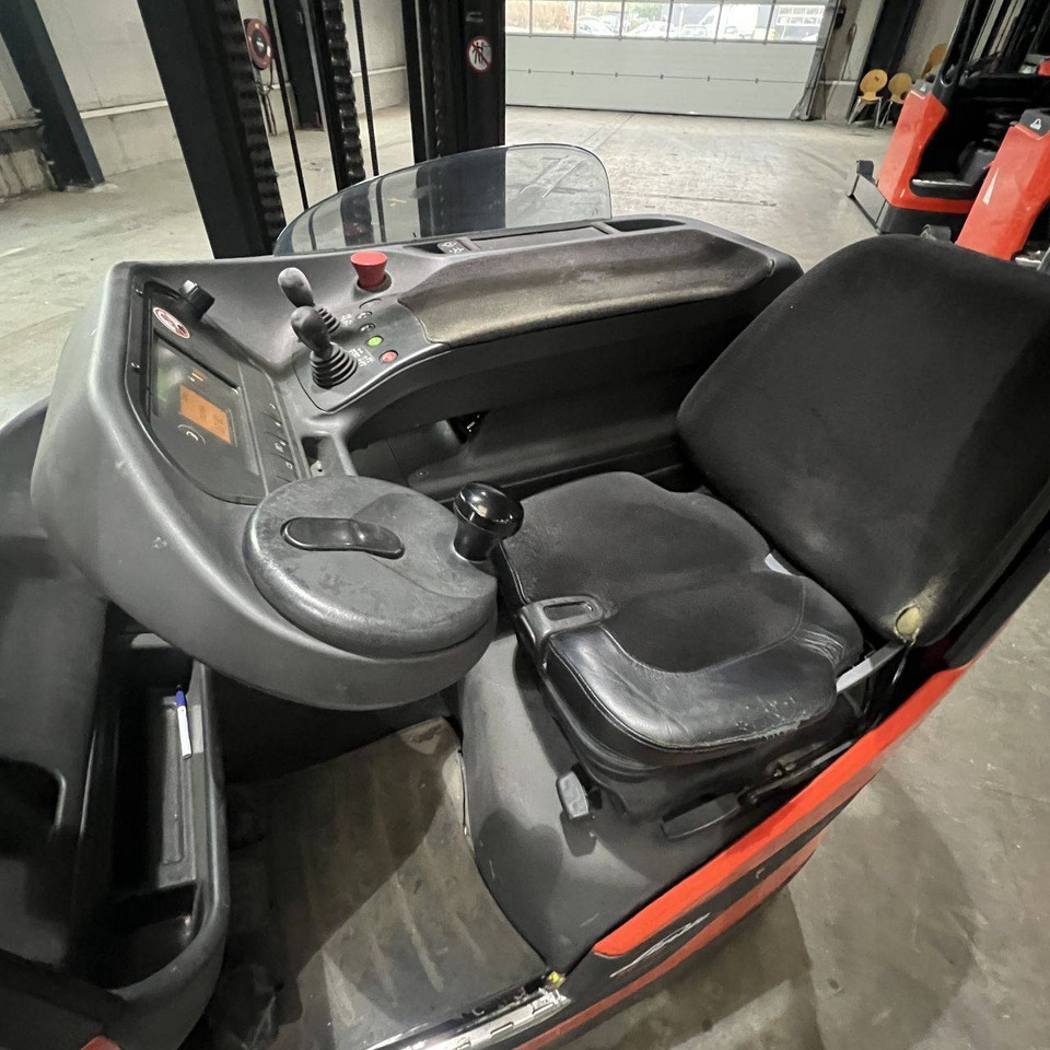 Empilhador retráctil Linde R16HD (1120): foto 6