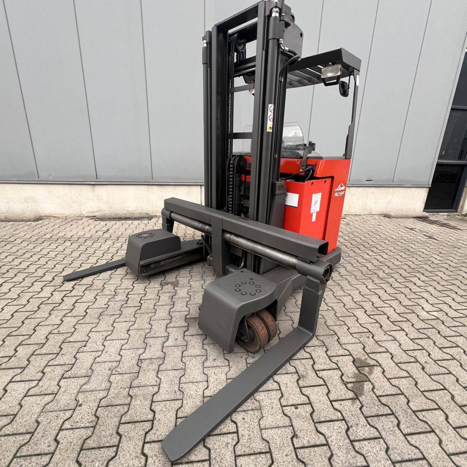 Linde R25F - Empilhador de 4 vias: foto 4 Linde R25F - Empilhador de 4 vias: foto 4