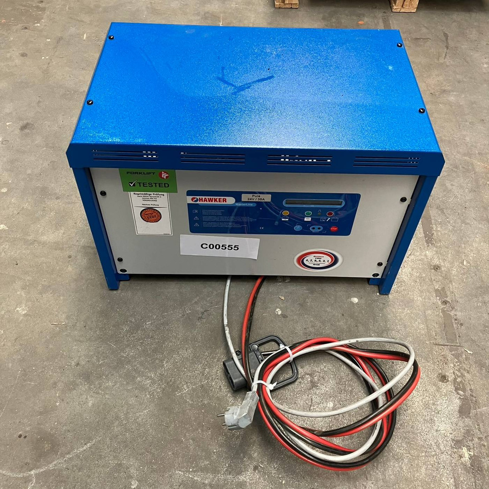 Hawker 24V/35A - Peça de reposição de Equipamento de movimentação: foto 1 Hawker 24V/35A - Peça de reposição de Equipamento de movimentação: foto 1