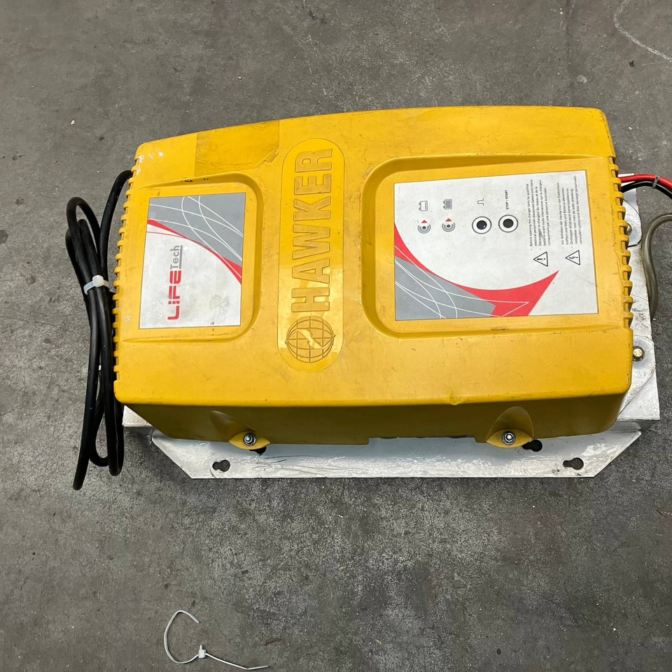 Hawker 24V/50A - Peça de reposição de Equipamento de movimentação: foto 3 Hawker 24V/50A - Peça de reposição de Equipamento de movimentação: foto 3