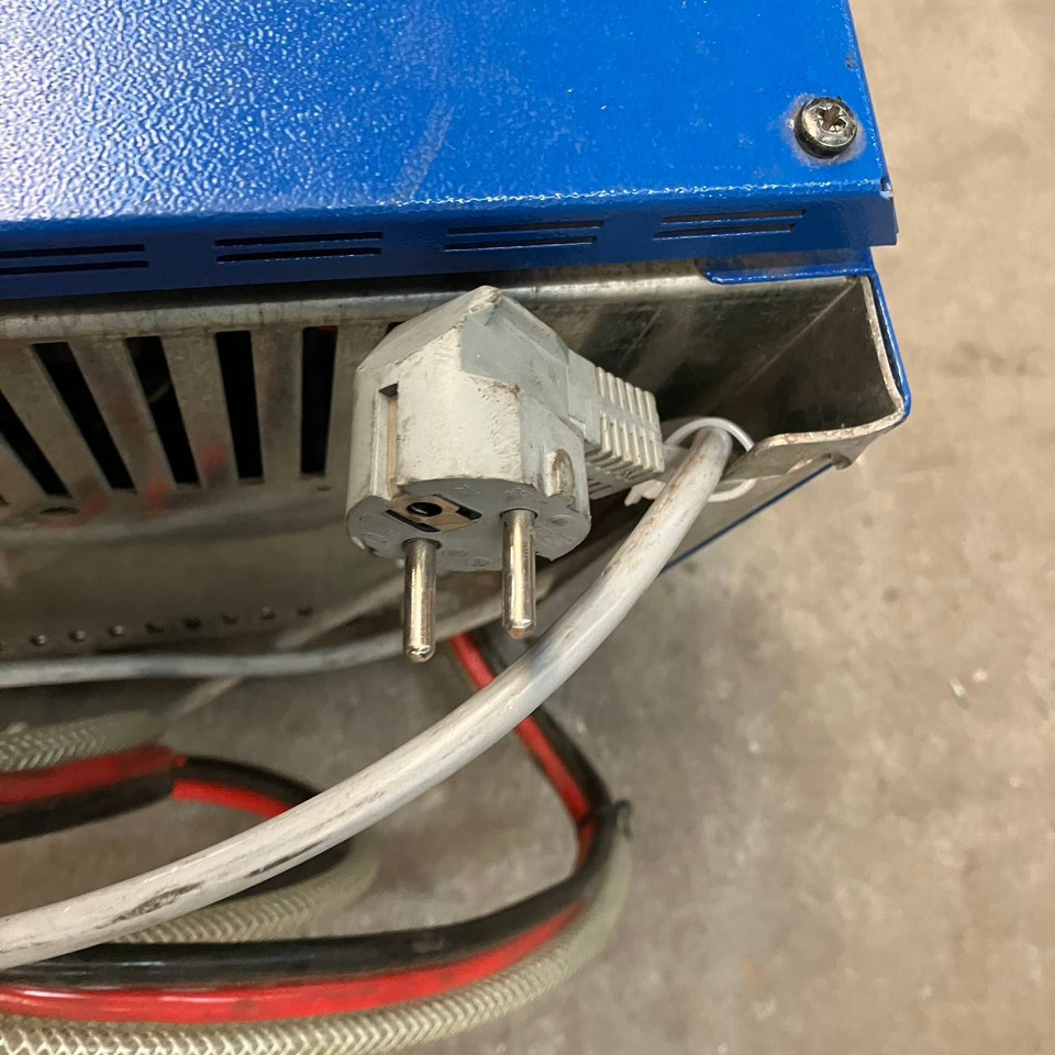 Hawker 24V/60A - Peça de reposição de Equipamento de movimentação: foto 3 Hawker 24V/60A - Peça de reposição de Equipamento de movimentação: foto 3