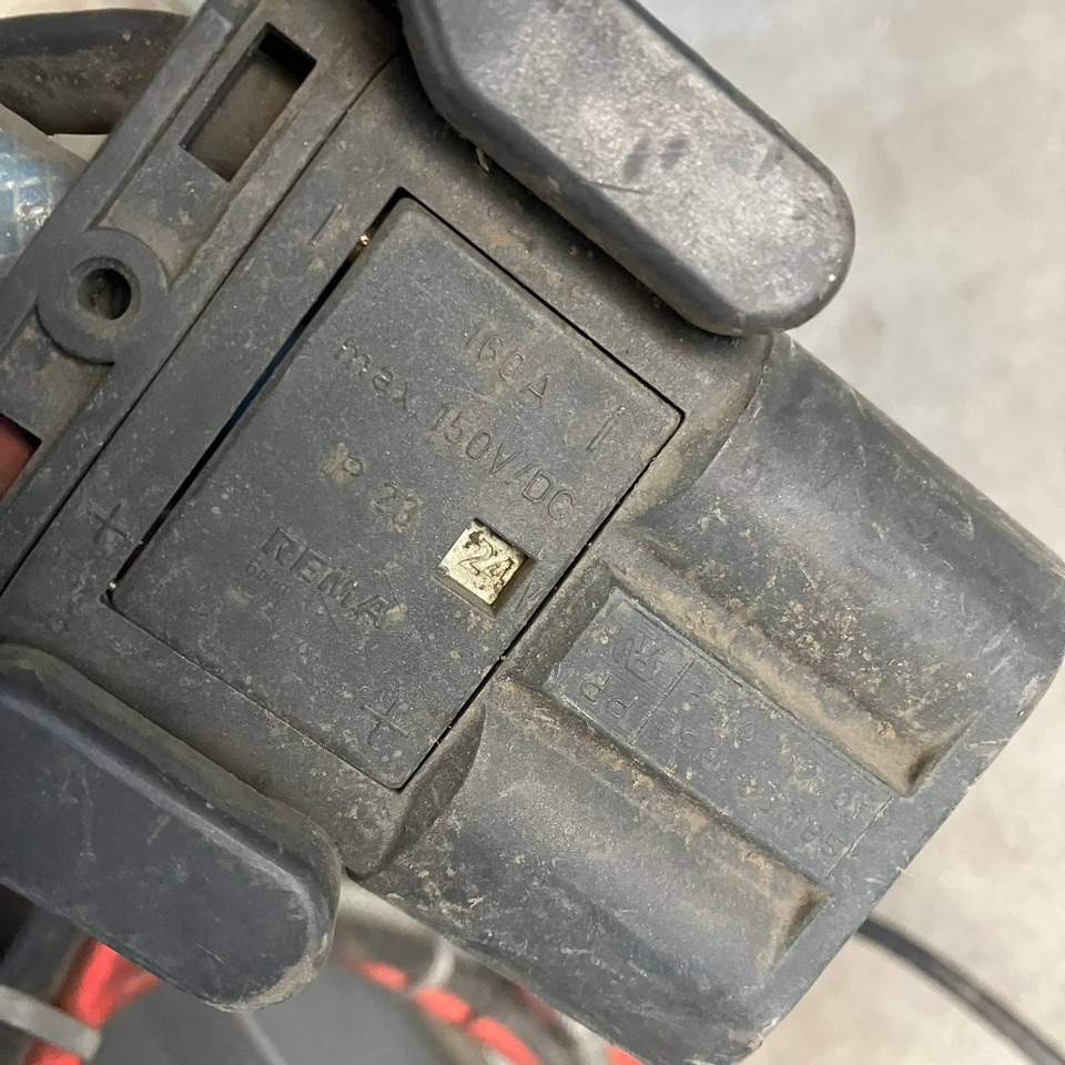 Hawker 24V/72A Lifetech TC1LT - Peça de reposição de Equipamento de movimentação: foto 5 Hawker 24V/72A Lifetech TC1LT - Peça de reposição de Equipamento de movimentação: foto 5