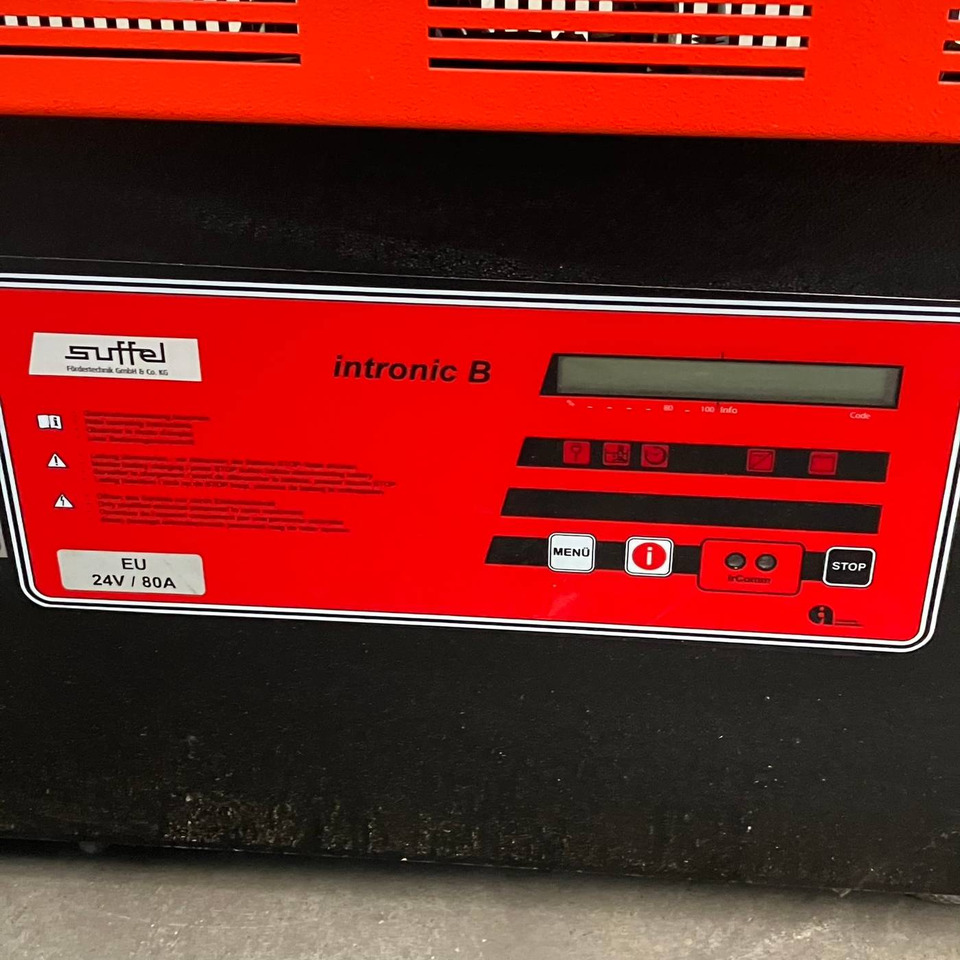 Hawker 24V/80A - Peça de reposição de Equipamento de movimentação: foto 2 Hawker 24V/80A - Peça de reposição de Equipamento de movimentação: foto 2