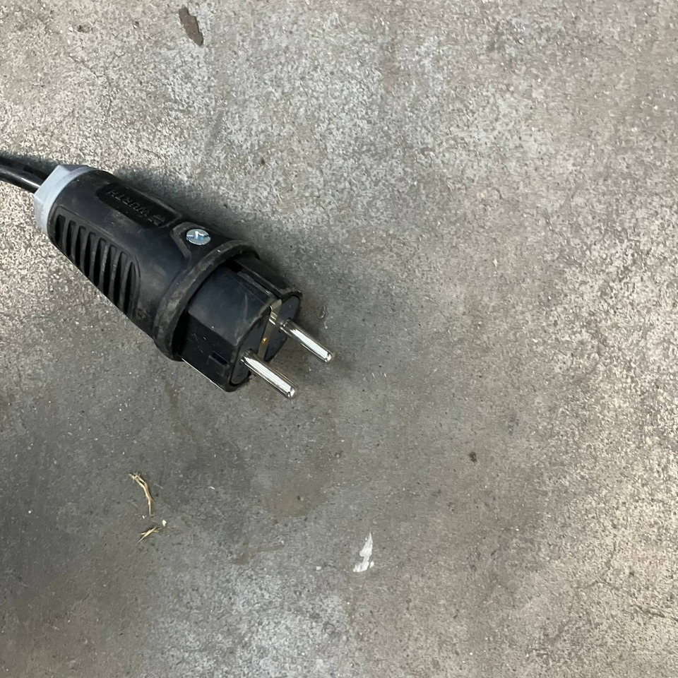 Hawker 24V/90A - Peça de reposição de Equipamento de movimentação: foto 2 Hawker 24V/90A - Peça de reposição de Equipamento de movimentação: foto 2