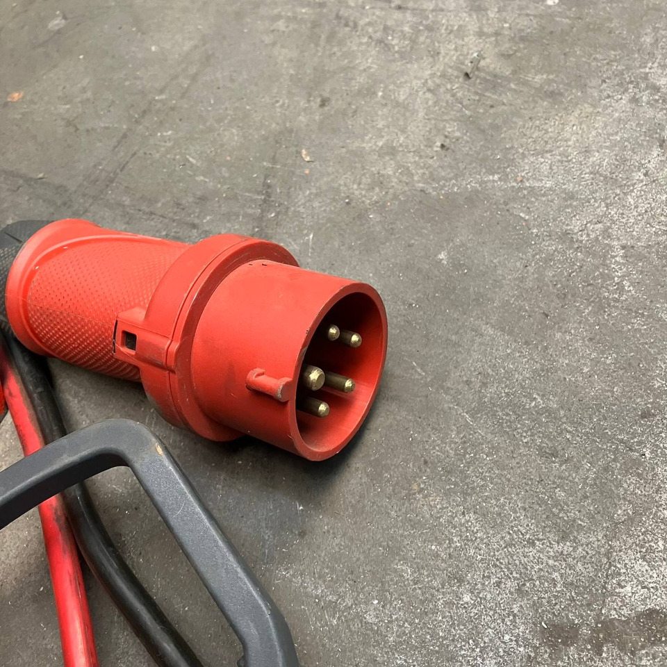 Hawker 48V/45A - Peça de reposição de Equipamento de movimentação: foto 3 Hawker 48V/45A - Peça de reposição de Equipamento de movimentação: foto 3