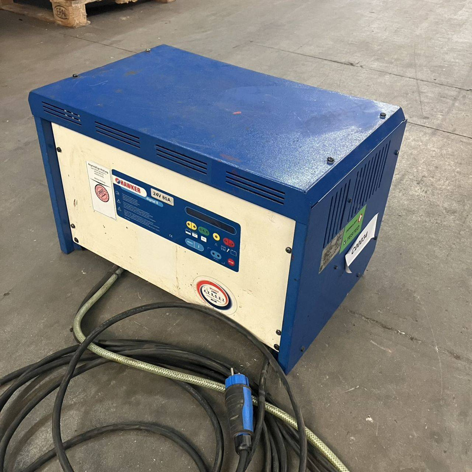Hawker E 24V/80A+EU - Peça de reposição de Equipamento de movimentação: foto 1 Hawker E 24V/80A+EU - Peça de reposição de Equipamento de movimentação: foto 1