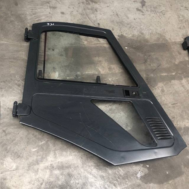Right Door for Linde 392/393 - Porta e peças de Equipamento de movimentação: foto 2 Right Door for Linde 392/393 - Porta e peças de Equipamento de movimentação: foto 2