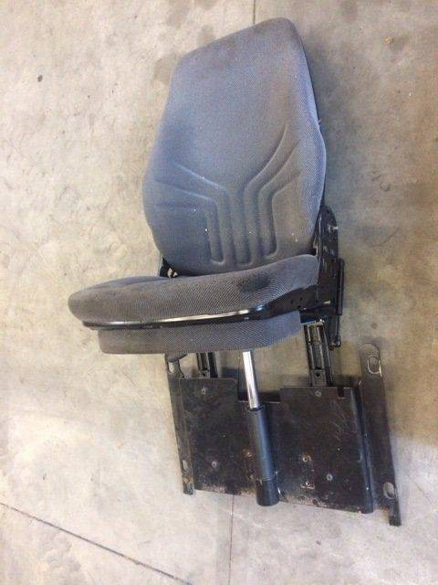Seat for STILL M15-4, and Linde K15-4 - Banco de Equipamento de movimentação: foto 1 Seat for STILL M15-4, and Linde K15-4 - Banco de Equipamento de movimentação: foto 1