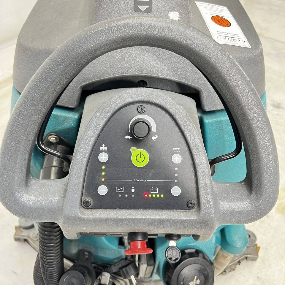 Tennant T5 - Lavadora aspiradora de pavimentos: foto 4 Tennant T5 - Lavadora aspiradora de pavimentos: foto 4