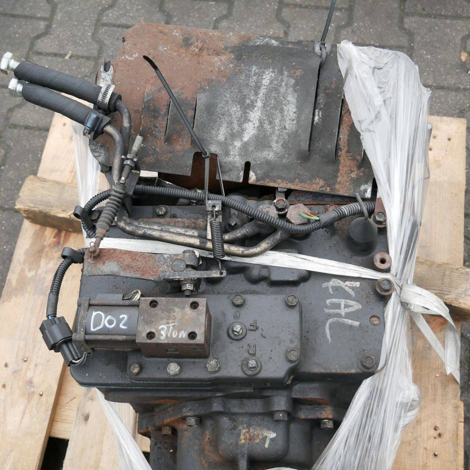 Transmission for Nissan D02 - Transmissão de Equipamento de movimentação: foto 3 Transmission for Nissan D02 - Transmissão de Equipamento de movimentação: foto 3