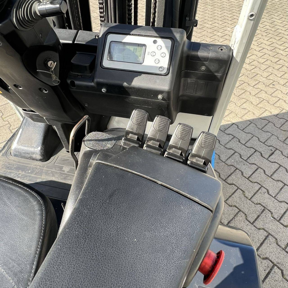 Unicarriers AG1N1L16Q - Empilhadeira elétrica: foto 5 Unicarriers AG1N1L16Q - Empilhadeira elétrica: foto 5