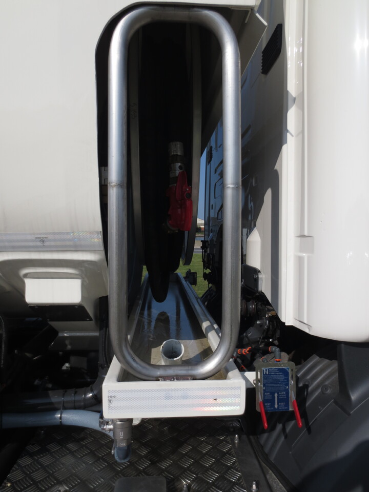SCANIA G370 - Caminhão tanque: foto 4 SCANIA G370 - Caminhão tanque: foto 4